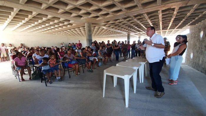 Comunidade de Serra Grande e lideranças celebram construção coletiva da Nova Escola