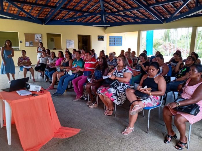 Equipes das secretarias de educação e gestores das escolas de Una e Uruçuca passam por formação