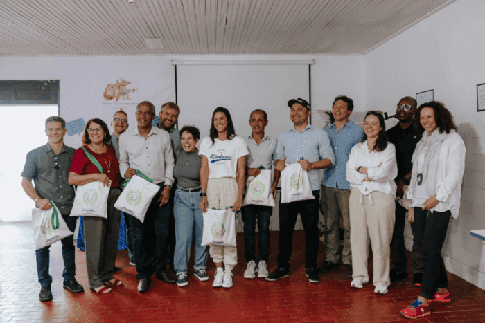 Time global da Mondelez International visita projetos no sul da Bahia